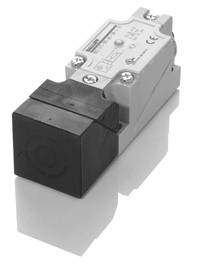 Balluff BES517385P3CWSS4 inductively sensor 40 x 40 x 132,5